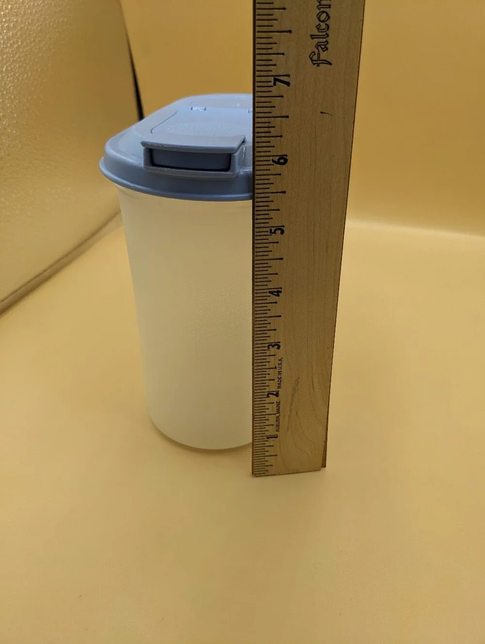 Tupperware 1 Qt Slim Pitcher 2189D-1 Blue Flip Top Lid 2010B-3 2011B-8 Pre-owned